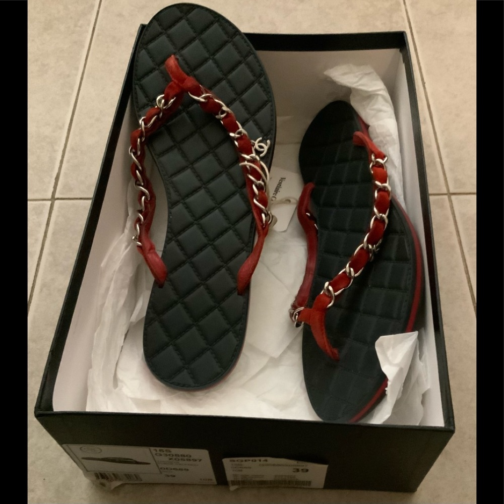 DOUBLE AUTHENTICITY Chanel Chain Link CC Charm Thong Flip Flop Sandals 39